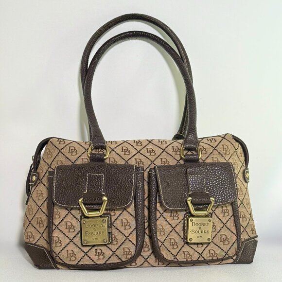 BEAUTIFUL!! Dooney & Bourke Satchel!!